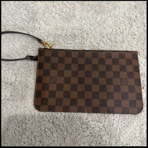 Brand new Louis Vuitton GM never full wristlet